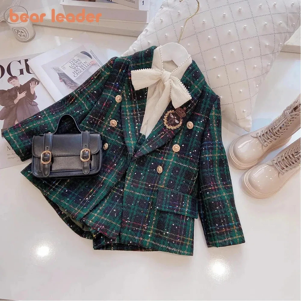 Set di abbigliamento Bear Leader Kids Girls Princess 2 pezzi Set di vestiti Primavera Autunno Bambini Blazer scozzese Cappotto Outwear Pantaloncini Camicie Abito vintage 231108