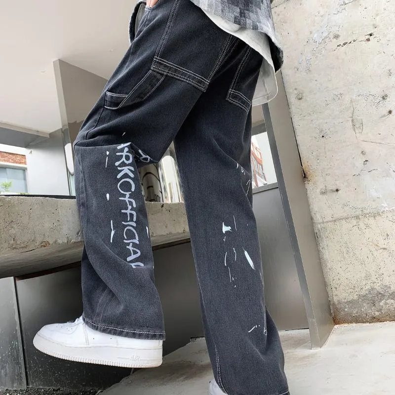 Mäns jeans Mopping tvättade all-match Slim Printed Letters Stitching Pants rakt löst svart high street bredben denim byxor män