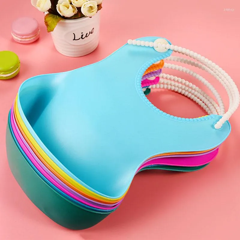 Accessoires pour cheveux à la mode en silicone bébé bavoirs imperméable pour bébé alimentation bavoir tissu solide réglable différents Styles de pour les enfants