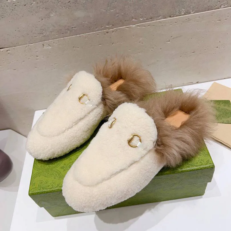 Winter slipper designer womeDesigner women slipp n lightweight, soft, and anti slip essential box size 35-40ladies slippers Plush slippers