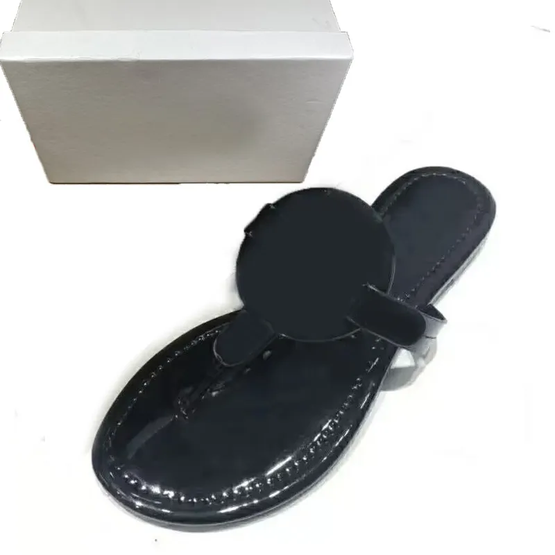 Classic beach slippers Designer shoes Summer women SHoes Clip toe Flip flops sexy Flat heel Lady slippers Belt buckle Soft cow Leather sandals Large size 35-42 us4-us11