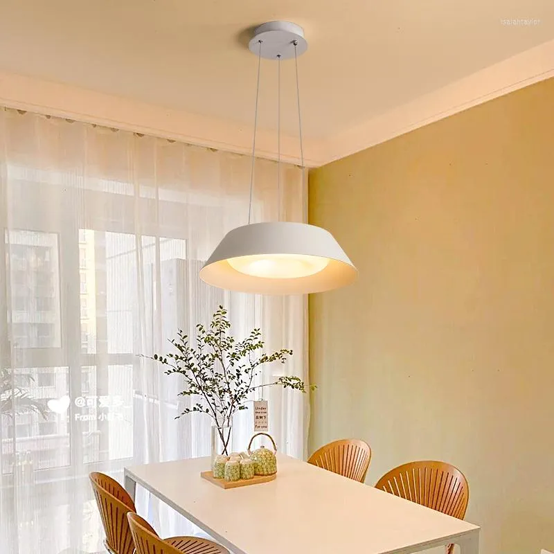 Lampade a sospensione Modern Simple Table Bar Design creativo nordico LED singolo con telecomando Lampada da soffitto dimmerabile