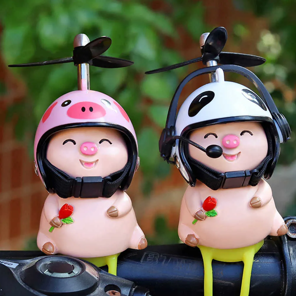 Decorations Cute Motorcycle Bicycle Ornament Pendant Small Pig with Helmet Airscrew Car Interior Accessorie Decoration Birthday Gift AA230407
