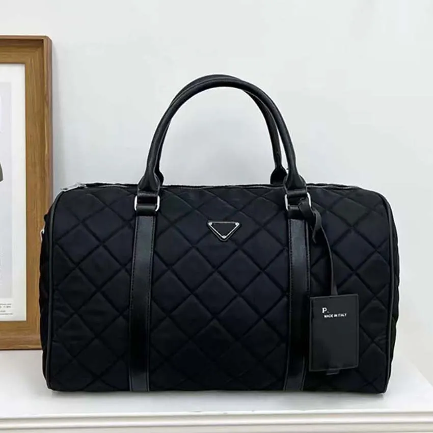 حقيبة حمل جديدة للأزياء أكياس سفر عالية الجودة حقائب نايلون اليد السعة كبيرة الحمل على أمتعة الأمتعة دوفيل أكياس فاخرة الرجال الأمتعة التجارة