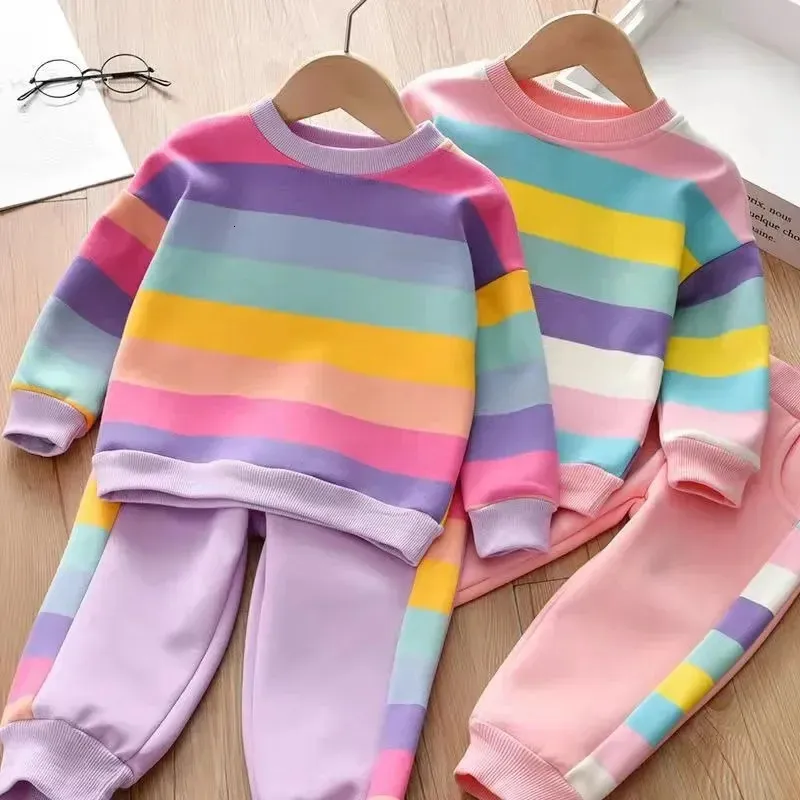 Kläder sätter flickkläder Set Spring and Autumn Children's Fashion Sweater Pants 2-Piece Suits For Baby Stripe Sports 2-12Y 231108