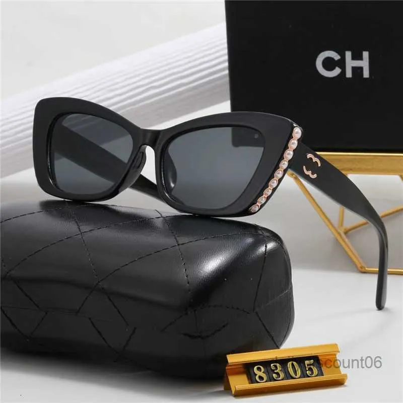 여성 및 남성을위한 디자이너 초경 조명 안경 패션 모델 특별 UV 400 너비 다리 PC 큰 프레임 야외 브랜드 디자인 선글라스 8305