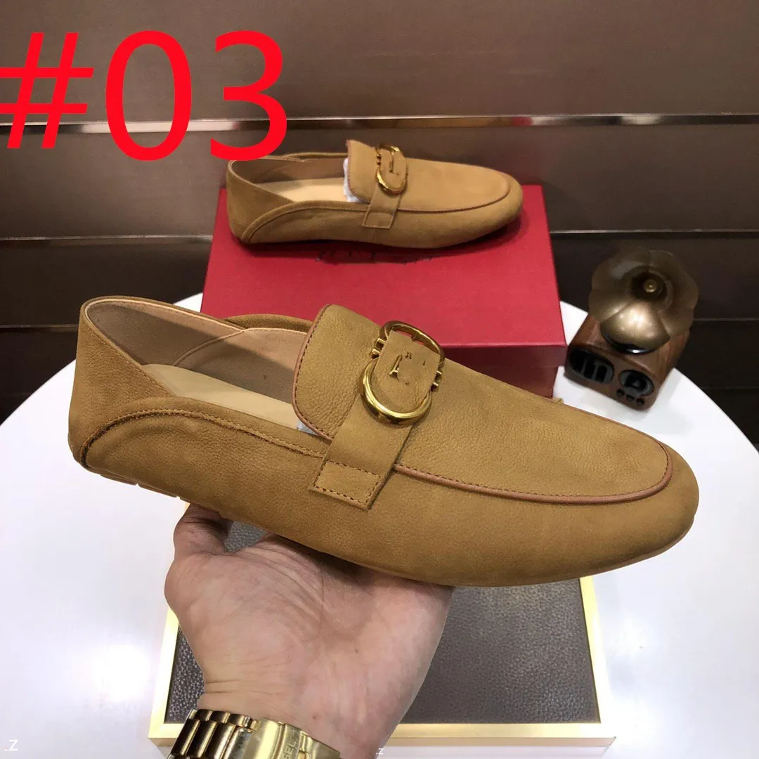 F5/MODEL 2022 Lyxiga öre loafers skor män avslappnade skor glid på läder designer klänningskor stor storlek 38-46 brogue carving loafer körskor