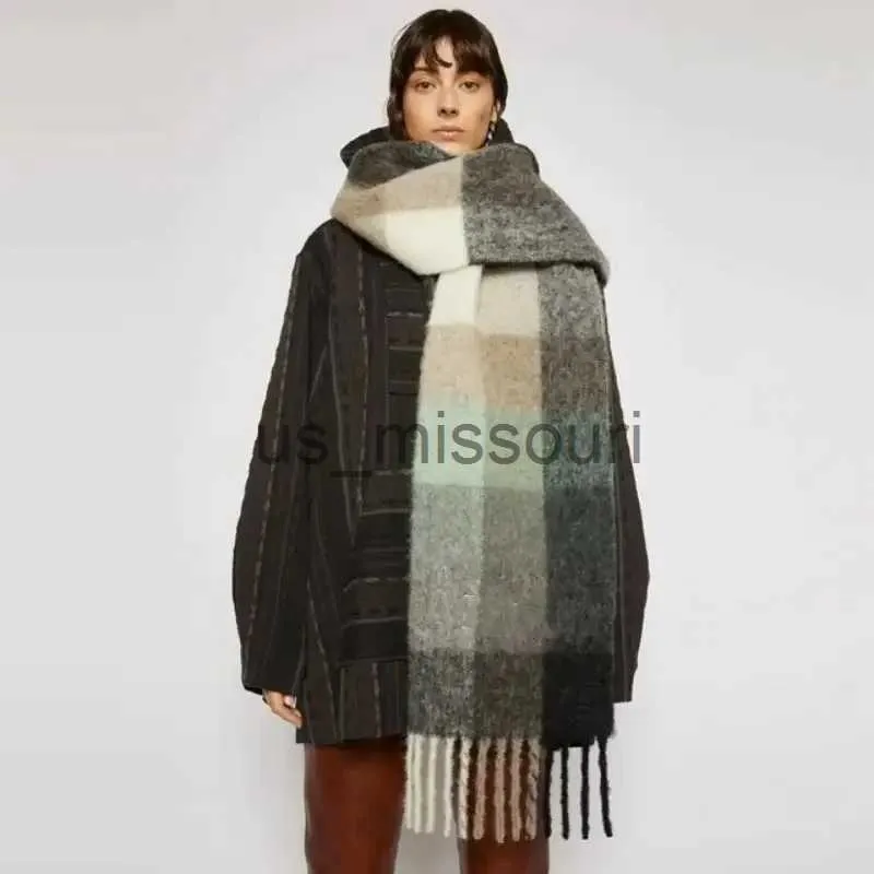 Halsdukar lyx varumärken kvinnors kashmir halsduk regnbåge rutt rand varm sjal wraps plysch tassel blake herr mode filt j231109