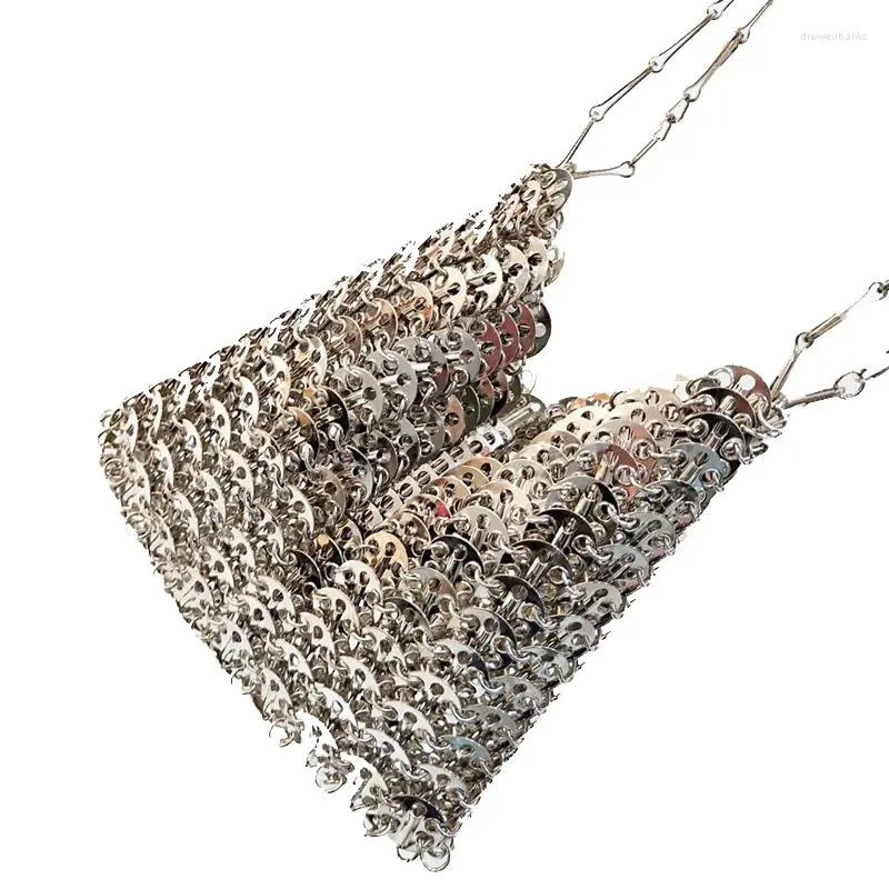 Sacos de noite 2023 mulheres designer prata metal lantejoulas corrente tecido saco oco