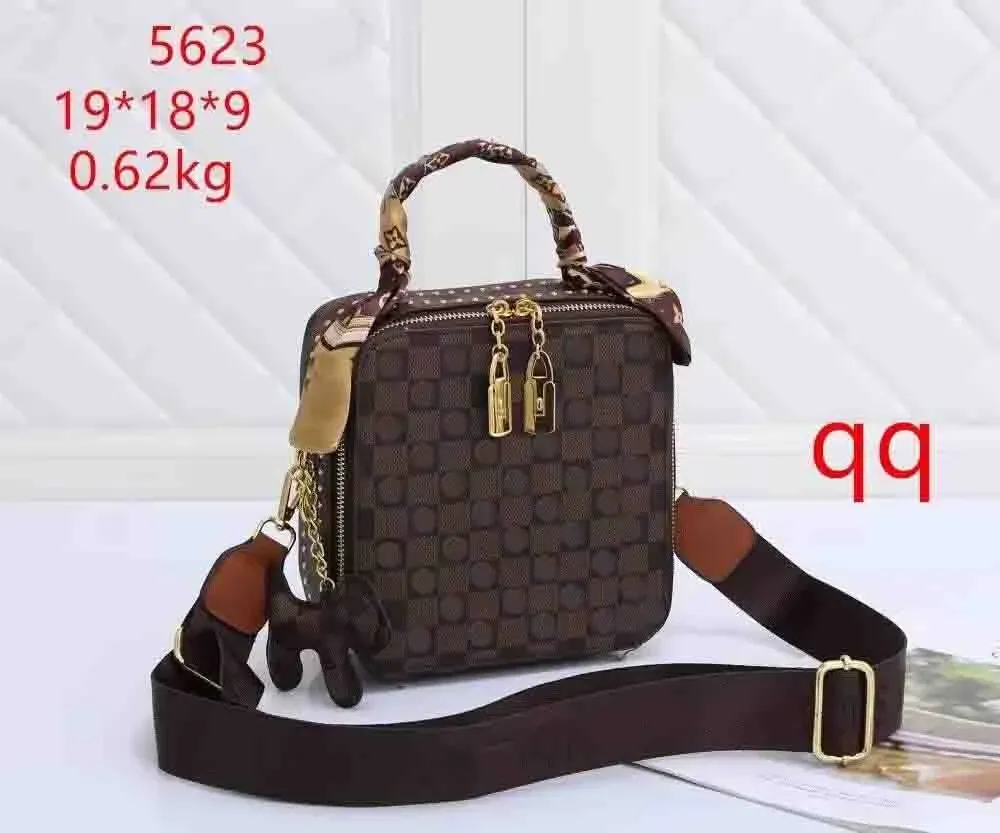 2023 Designer-Tasche GRIFF WEICHER TRUNK Box Schultertasche Taschen Messenger Cross Body Spiegel Geprägte Oberseite Leder Brief Handtasche Mini Gepäck Desi