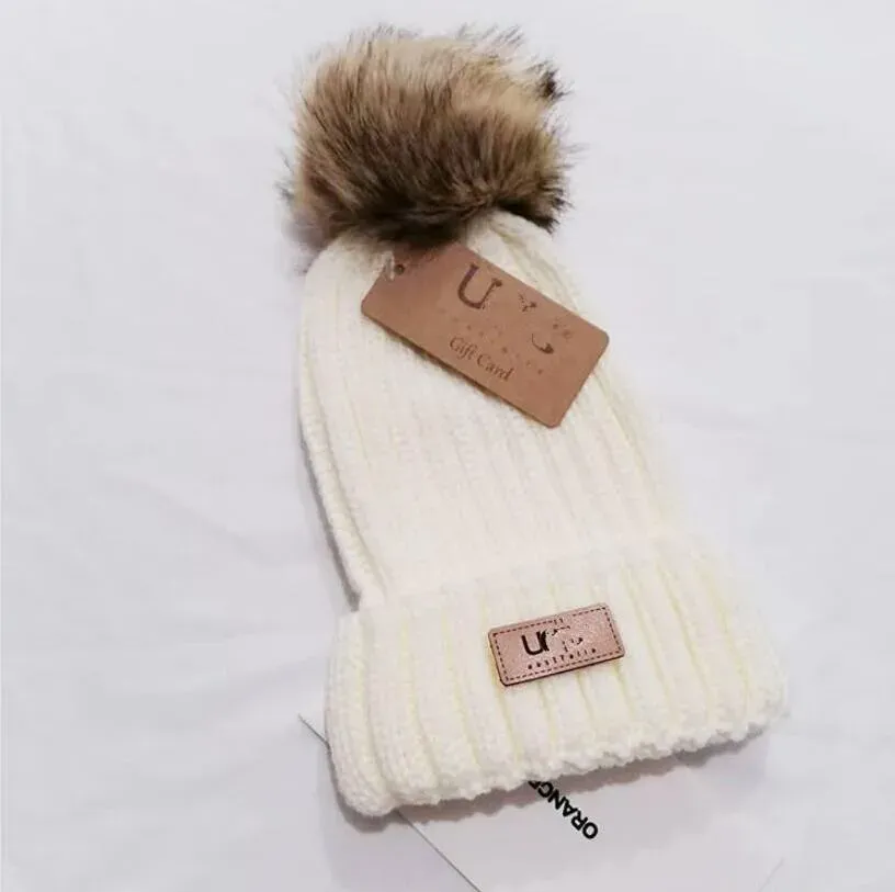 Beanie Cap Mens Tasarımcı Kova Şapkaları Yeni Moda Kadınlar Bayanlar Sıcak Kış Beanie Büyük Sahte Kürk Pom Poms Bobble Hat Açık Kapak Cyg23110903-5
