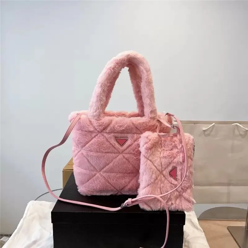 2023 Nouveau style designer femmes sac chaud doux sac à main en fourrure avec portefeuille rose vert noir cool sacs à main de mode fille sacs de luxe joli sac à main