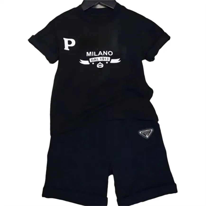 Ensembles de vêtements d'été Ensemble deux pièces pour hommes et femmes Série Bear Vêtements pour enfants T-shirt à manches courtes Short en pur coton avec des éléments de mode taille 90 cm-160 cm A05