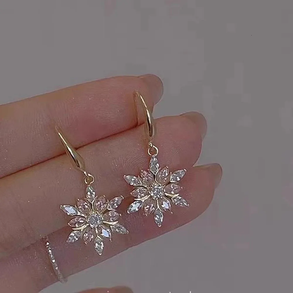 Stud Mode Femmes Rose Zircon Flocon De Neige Crochet Dangle Boucles D'oreilles pour Exquise Femme De Noce De Noël Boucle D'oreille Cadeau Bijoux 231109