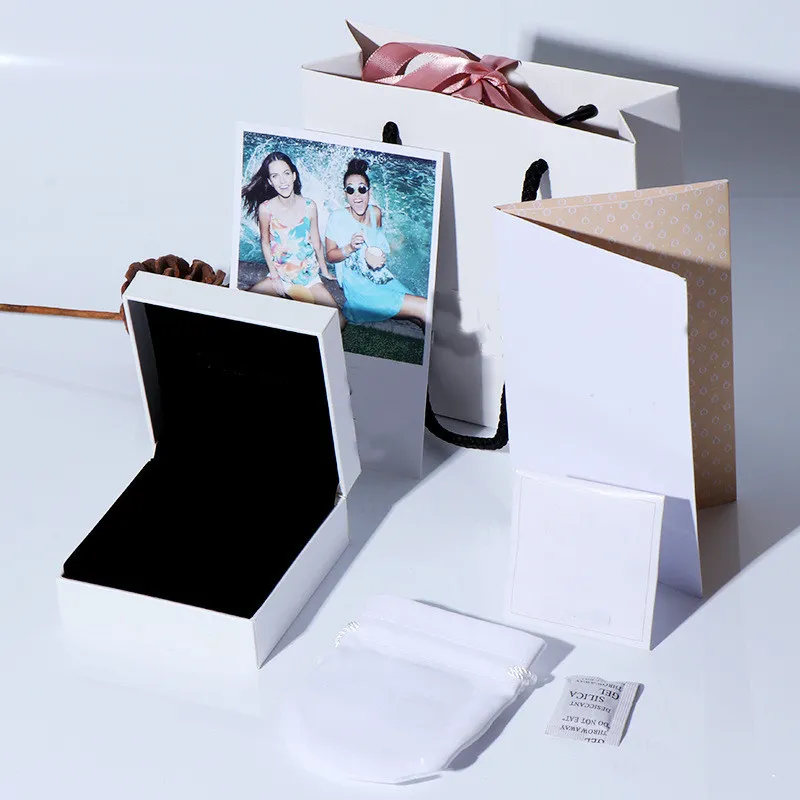 Designer White Packaging Box Original Necklace Bracelet Ring Jewelry Storage Gift Box Gift Bag