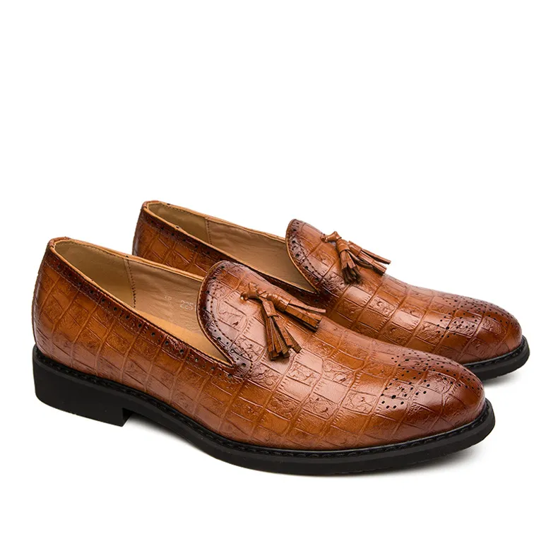 Мужские ботинки лоферы моды замшевая вышивка круглой ноги.