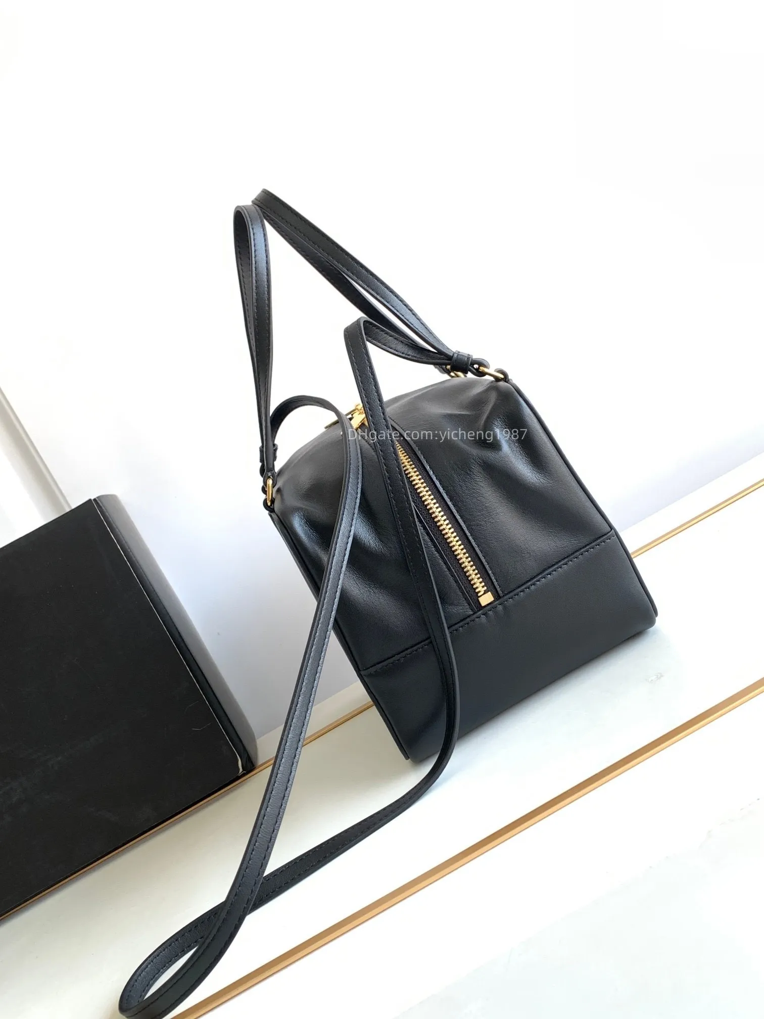 Handbags at wholesale price shop