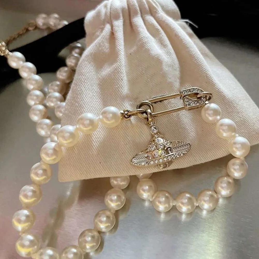 Premium Pin Pearl Pendant Necklace Designer 925 Silver Full Diamond Planet Choker Collarbone Chain For Women11500