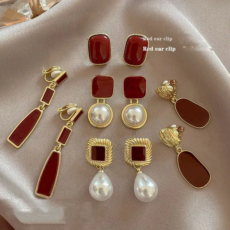 Stud YAMEGA Moda coreana Clip de oreja roja en pendientes para mujer Declaración femenina Vintage falso sin agujero Pendiente de perla joyería de moda 231109