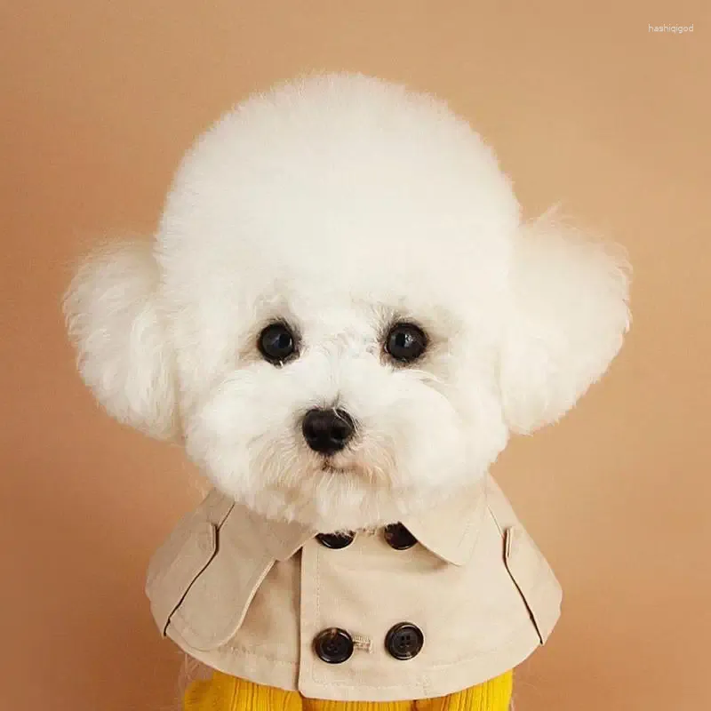 Abbigliamento per cani Bottoni britannici Vestiti Cappotto per animali domestici autunnale Mantello natalizio marrone Abbigliamento corto caldo Cucciolo Teddy Chihuahua Costume