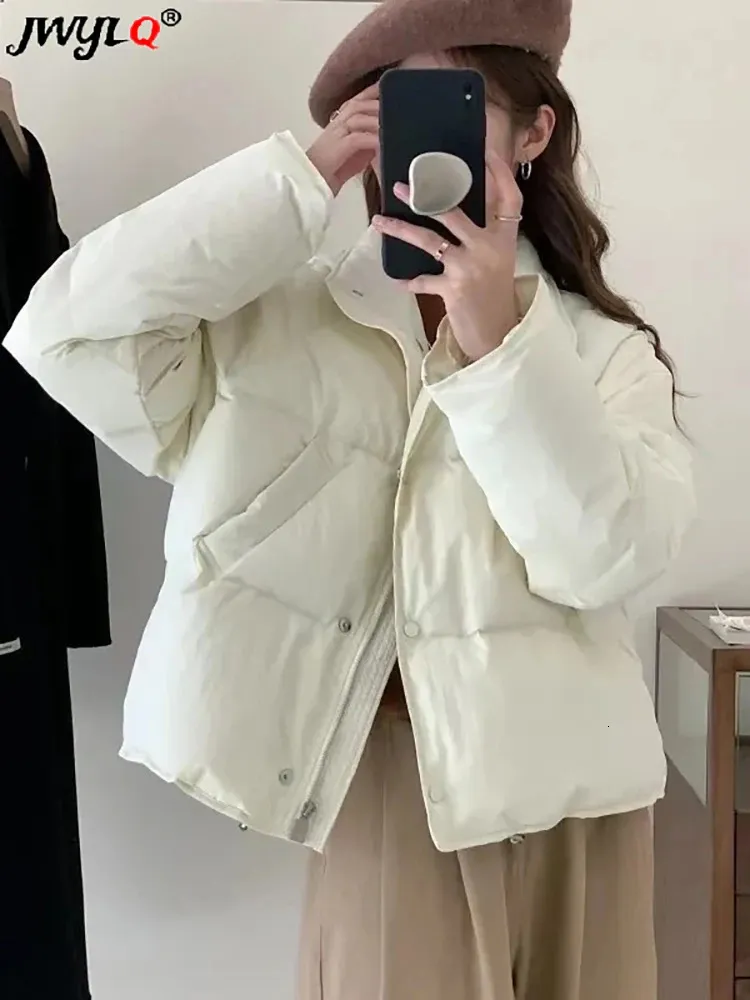 Parkas 2023 Vinter varm kortjacka Kvinnor Parkas Korea Fashion Lose Long Sleeve Jacket Women's Casual Street Clothing Cotton Women's Clothing 231109