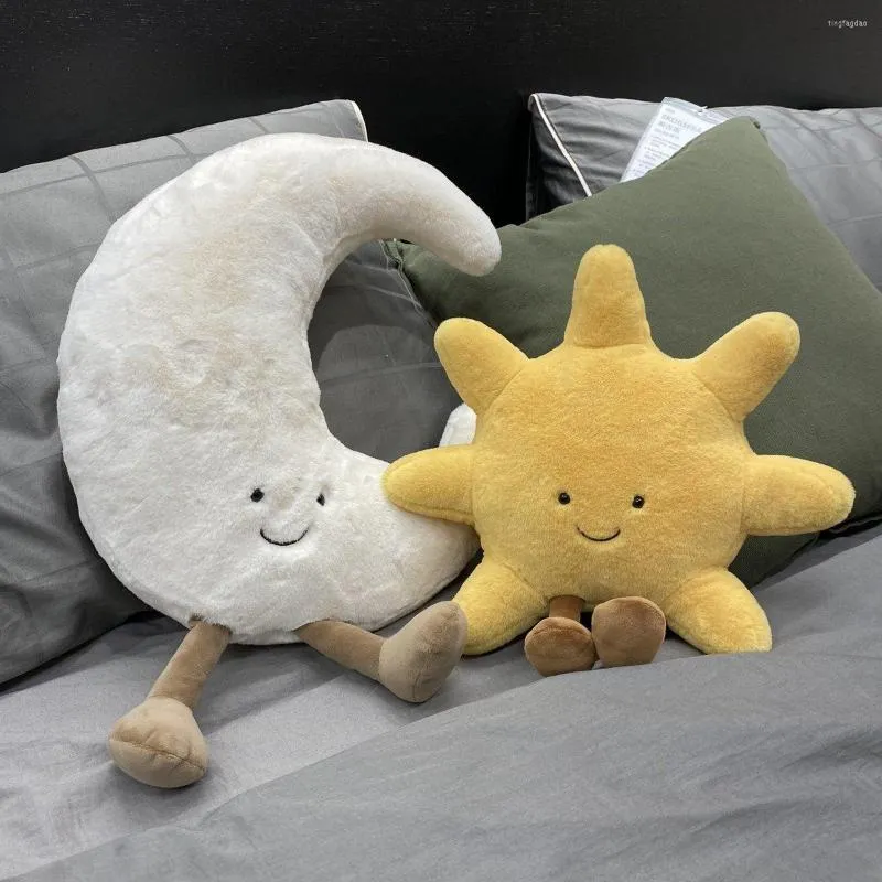 Pillow Ins Moon/Star Shaped Toys Gefüllter Plüschstern für Mädchen Kawaii Room Decor Throw Baby Doll Kuscheltier