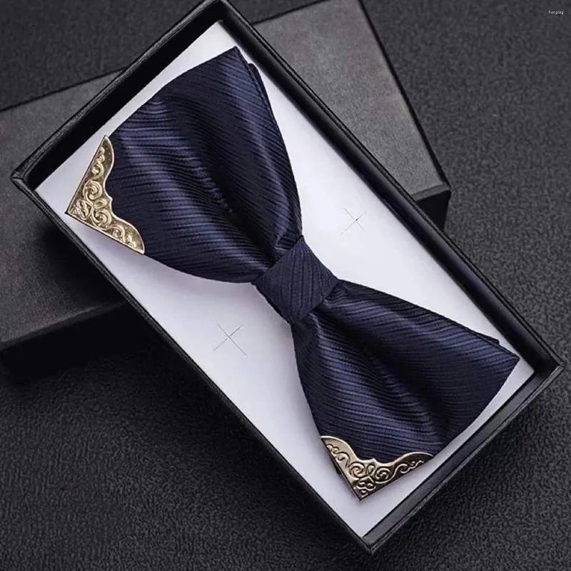 Cravates d'arc formelles de style britannique Cravate de cou de loisirs en métal Bling Bowknot classique pour hommes couleur unie pré-attaché accessoire pour hommes