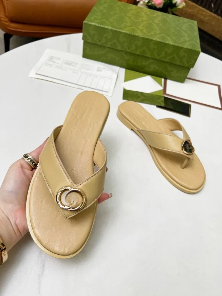 Flip-flops Slippers Women 2023 new natural rubber comfortable wear-resistant non-slip clip toe beach flip-flops stylish personality