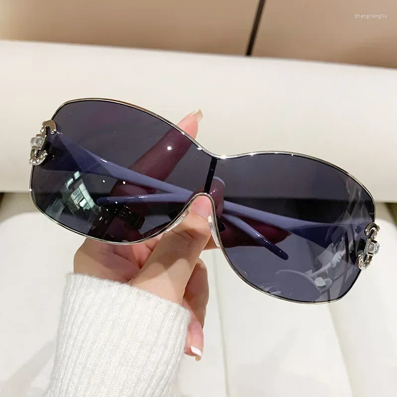 Sunglasses Fashion Rhinestone Y2K Windproof Riding Sun Glasses For Women Vintage Women's Outdoor Gradient Eyewear UV400 Goggles