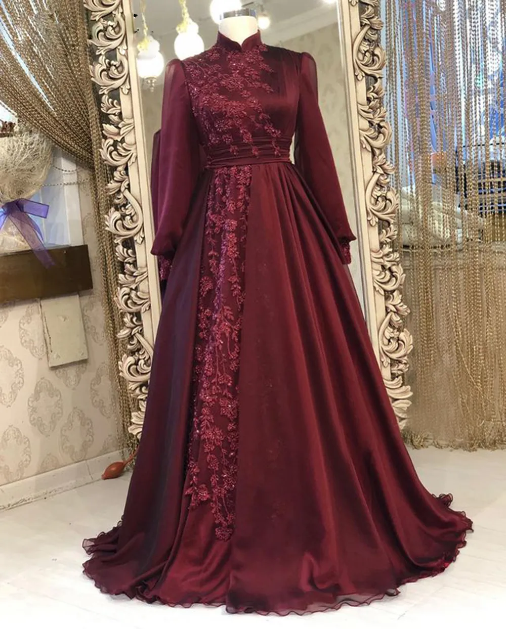 Abiti da sera musulmani bordeaux Applicazioni in pizzo con perline Kafan Arabo Dubai Abito formale in chiffon Abito lungo da ballo