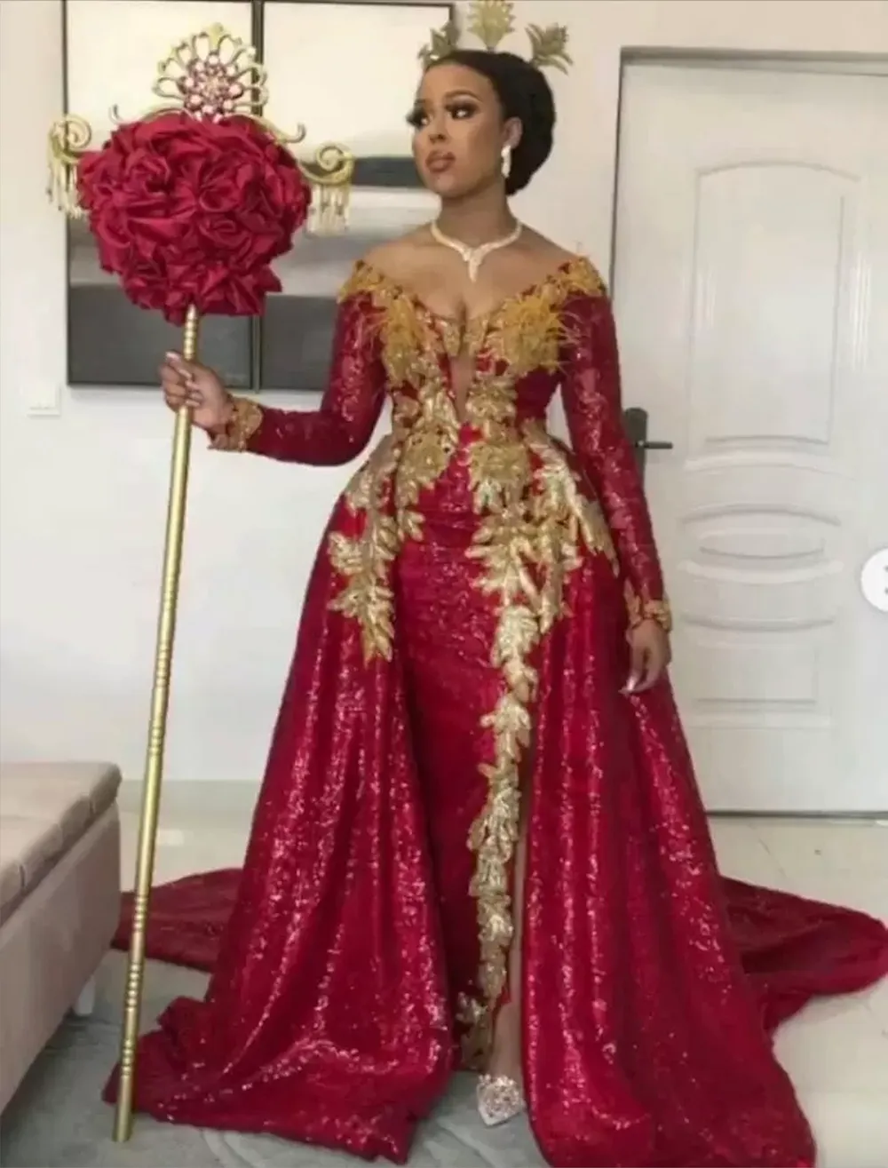 Rode pailletten zeemeermin prom party jurken overskirt trein uit schouder lange mouwen goud kanten kanten plus size formele avond gelegenheid jurken vestidos de noiva