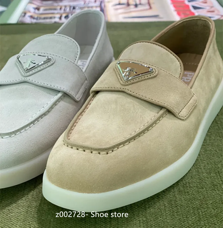 Sapatos de marca italiana 2023 Milan Fashion Lefu Sapatos masculinos e femininos ao ar livre preguiçosos Triângulo Metal Label Designer Sapatos confortáveis e respiráveis sapatos de pescador