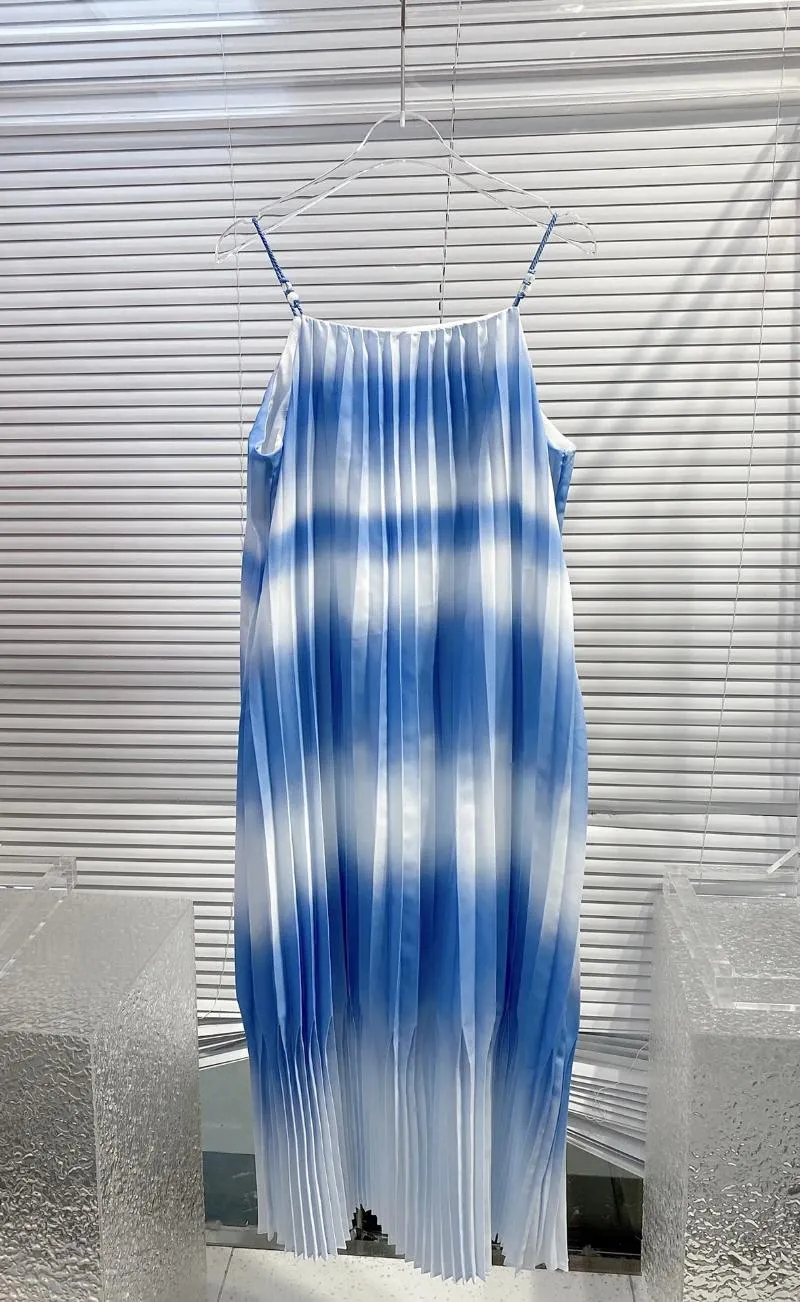 Robes décontractées 2023 Femmes Mode Sans manches Tube Top Changement progressif Longue robe bleue 0530