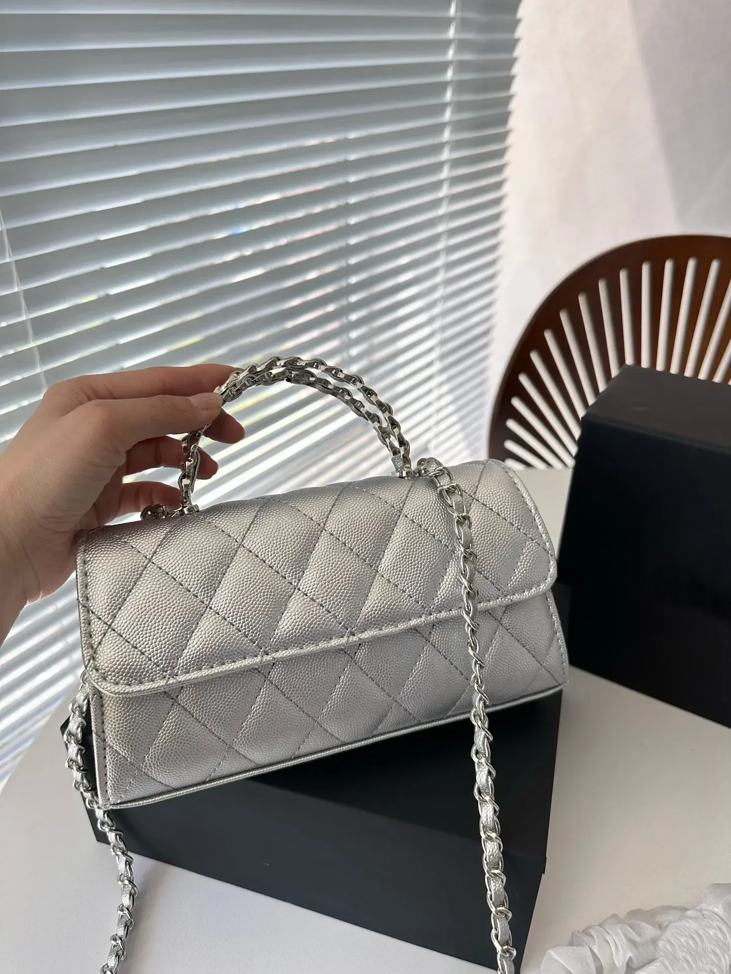 Bolso de lujo para mujer, bolso de diseñador, mini bolso con solapa, asa superior, bolsos cruzados para hombro, bolsos clásicos acolchados con diamantes, bolsos con correa de cadena de hardware en tono dorado para mujer