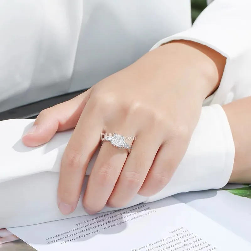 여자 Moissanite 약혼 반지를위한 그라프 반지 925 다이아몬드와 함께 인간 다이아몬드 세트 공식 재현 클래식 스타일 패션 크리스탈 박스 005