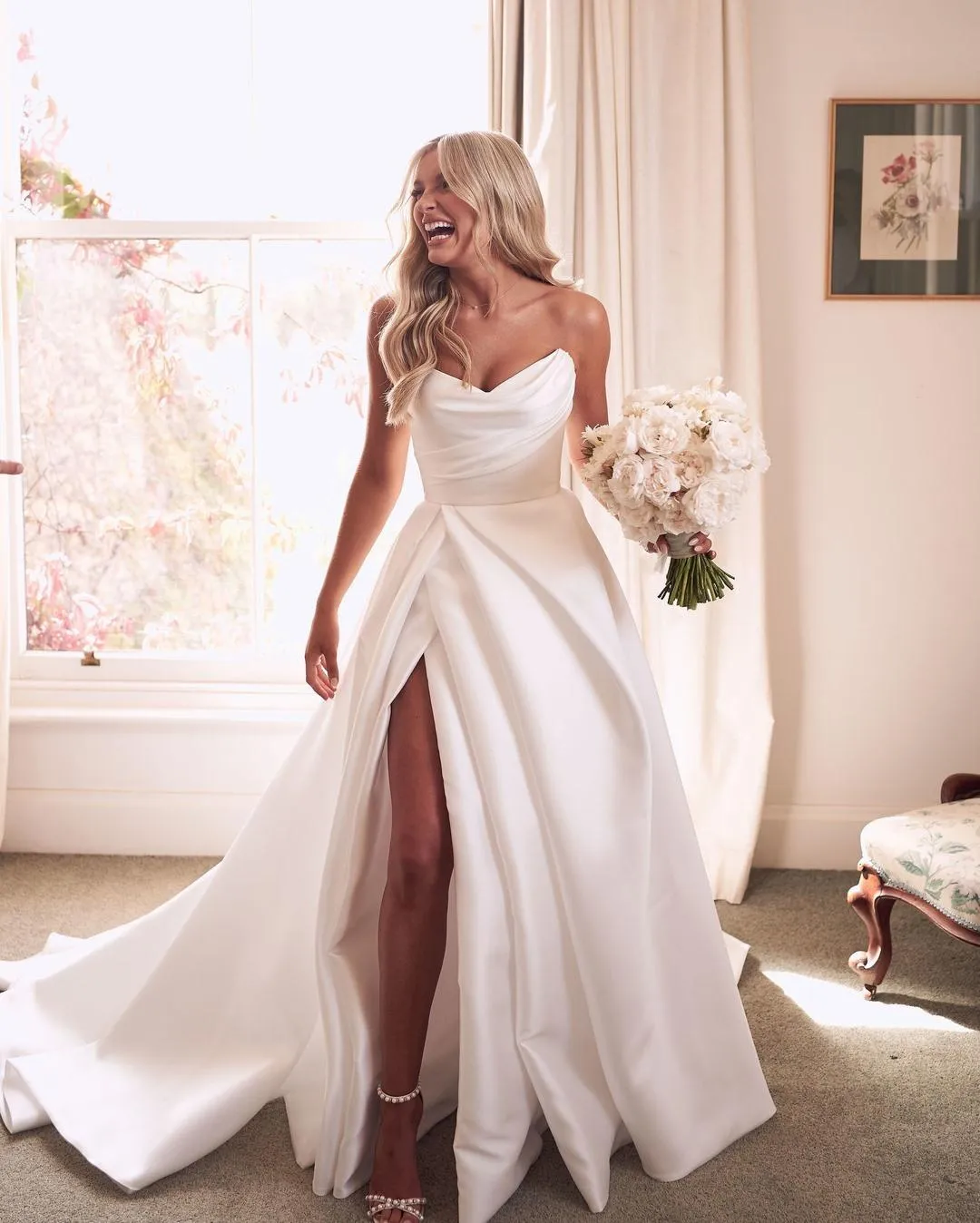 Wedding dress top with side split