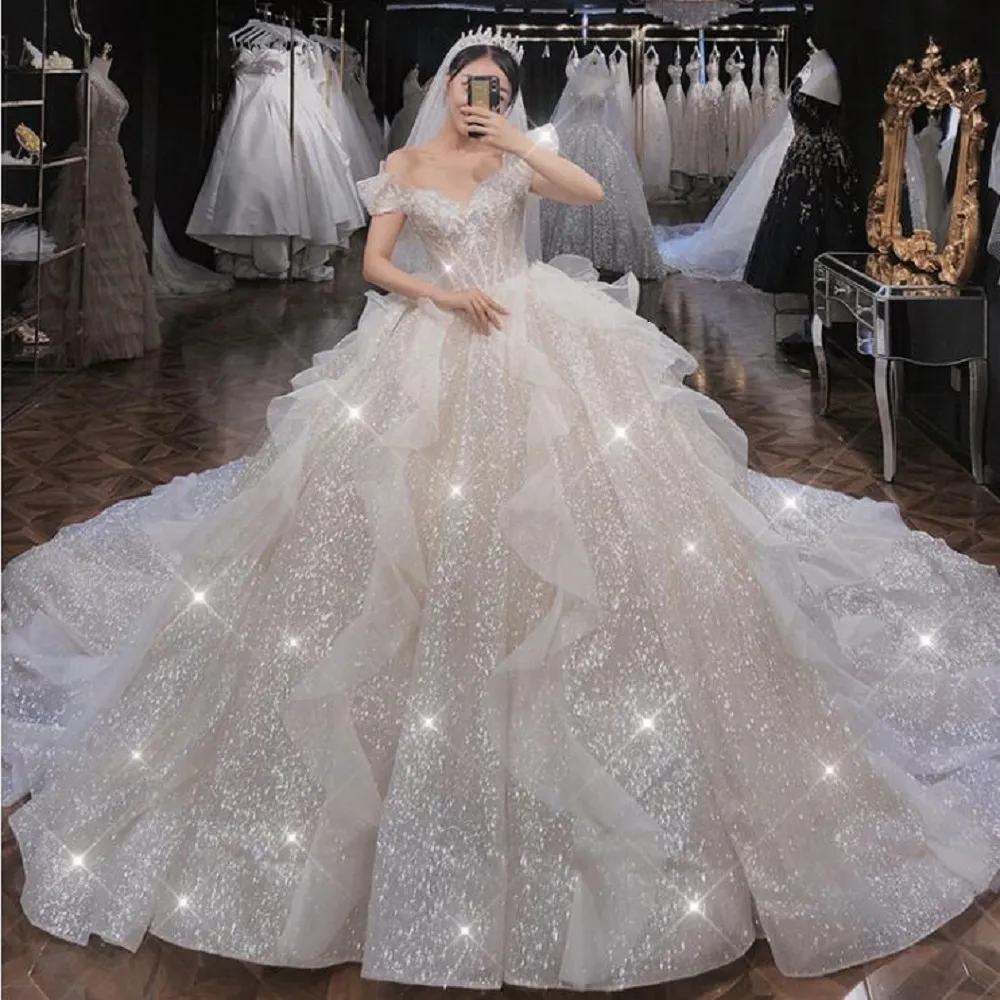 4030 2024 Abito da sposa elegante in cristallo lucido Nuovo con spalle scoperte Abiti da sposa Spazzola per treno Taglia personalizzata