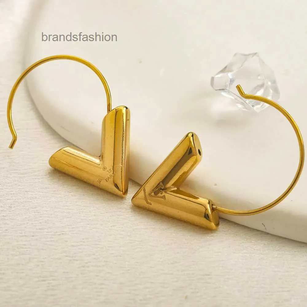 Enkla örhängen Guldpläterad bokstav v designers bokstäver stud geometriska bågar kvinnor dinglar örhänge bröllopsfest juveler