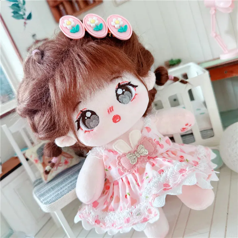 Dolls 20cm Cotton Doll W ملابس Carton Toys No Helegton Star تخصيص الطفل العادي الجسم المحشوة بمشجعات لعبة مجموعة 231109