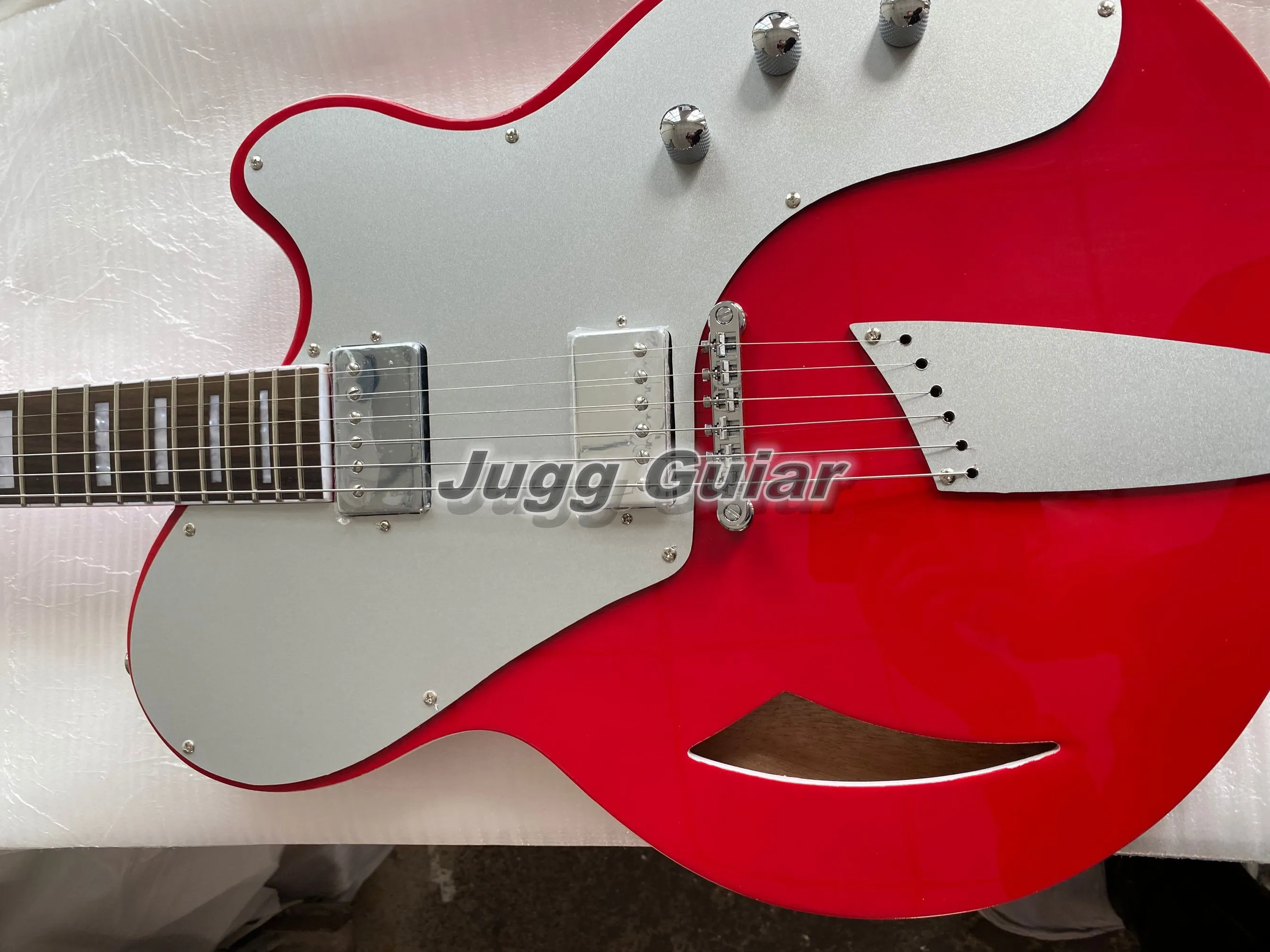 BELAIRE Josh Homme Red 335 Guitare électrique Queens of the Stone, Moteur Semi Hollow Body, Grover Imperial Tuners, Pickguard en aluminium Truss Rod Cover, Chrome Hardware