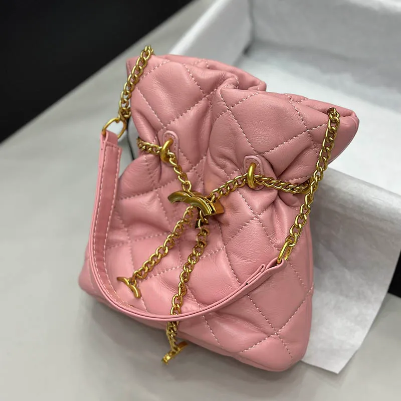 Stylish Tricolor Mini Women Bucket Bag Leather Quilted Emblem Gold Hardware Cute Coin Purse Bundled Luxury Handbag Vintage Evening Clutch Cross Body Suitcase 18CM