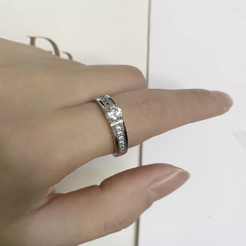 Clusterringen Buinee 925 Sterling Silver Wedding Ring Licht 5 mm Zirkoon Elegante zoete vinger voor vrouwen Uitstekende klassieke sieradencirkel
