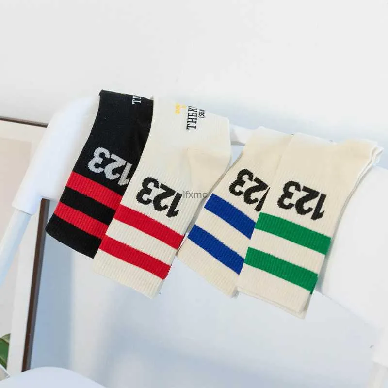 Men's Socks 2022 New RRR123 Striped Medium Tube Cotton Tidal High Street Sports Ins for Men and WomenWF8X