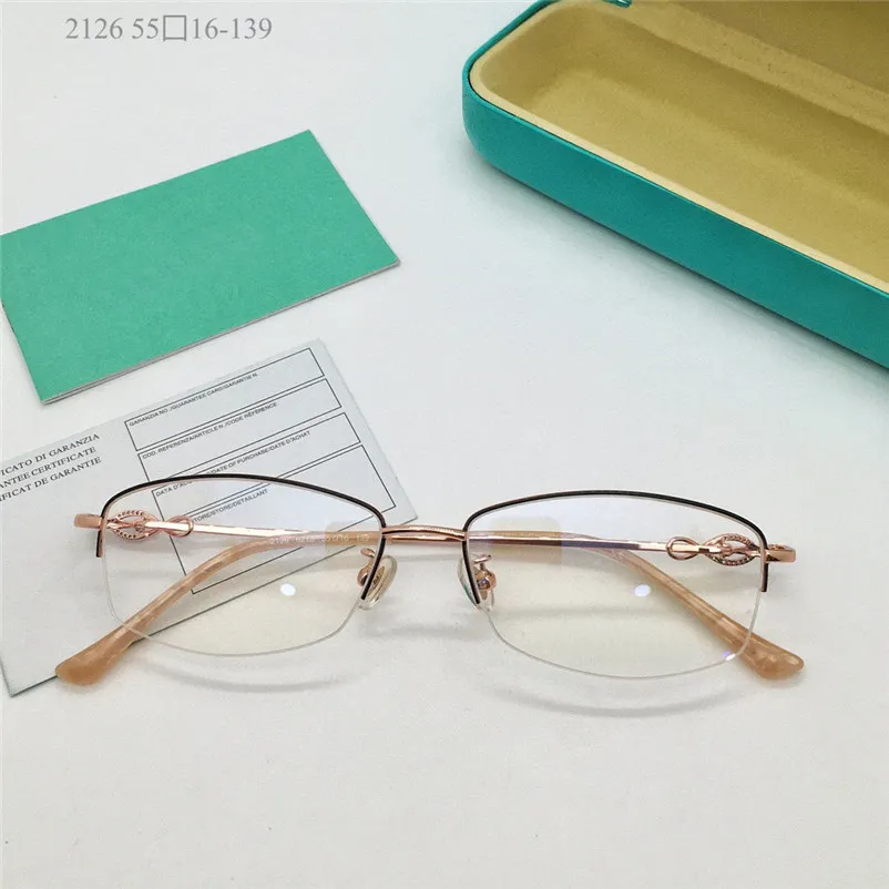 Yeni Moda Tasarımı Kadın Optik Gözlükler 2126 Kare Şekil Metal Yarım Çerçeve Basit ve Zarif Stil Açık Lensler Gözlük En Kalitesi