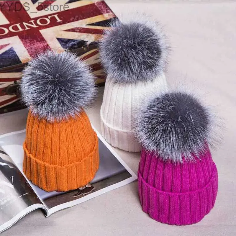 Bonnet/crâne casquettes 15CM renard fourrure boule chapeau tricoté réel grand raton laveur Pom Beanie hiver femmes fourrure cachemire casquette chapeaux YG199 YQ231108