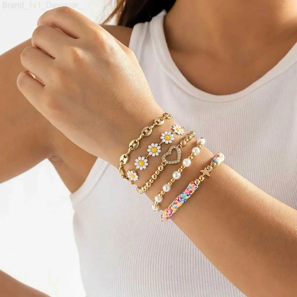 Amazon.com: Kpop Bracelet to Love Yourself Bracelet|Necklace Inspirational  Gift Kpop Lover Fans Jewelry A.R.M.Y Bracelet|Necklace Kpop Fans Women (OT  J-HOPE BrG) : Clothing, Shoes & Jewelry