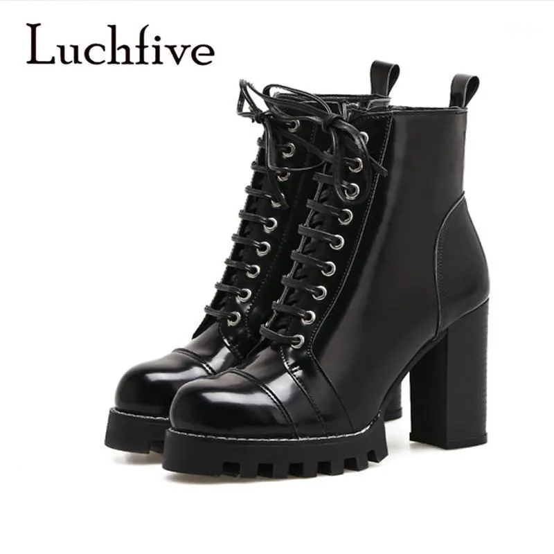Botas Super High Heel Platform Designer de tornozelo Fashion Black Patent Leather Lace Up Motorcycle Winter Shoes Women1
