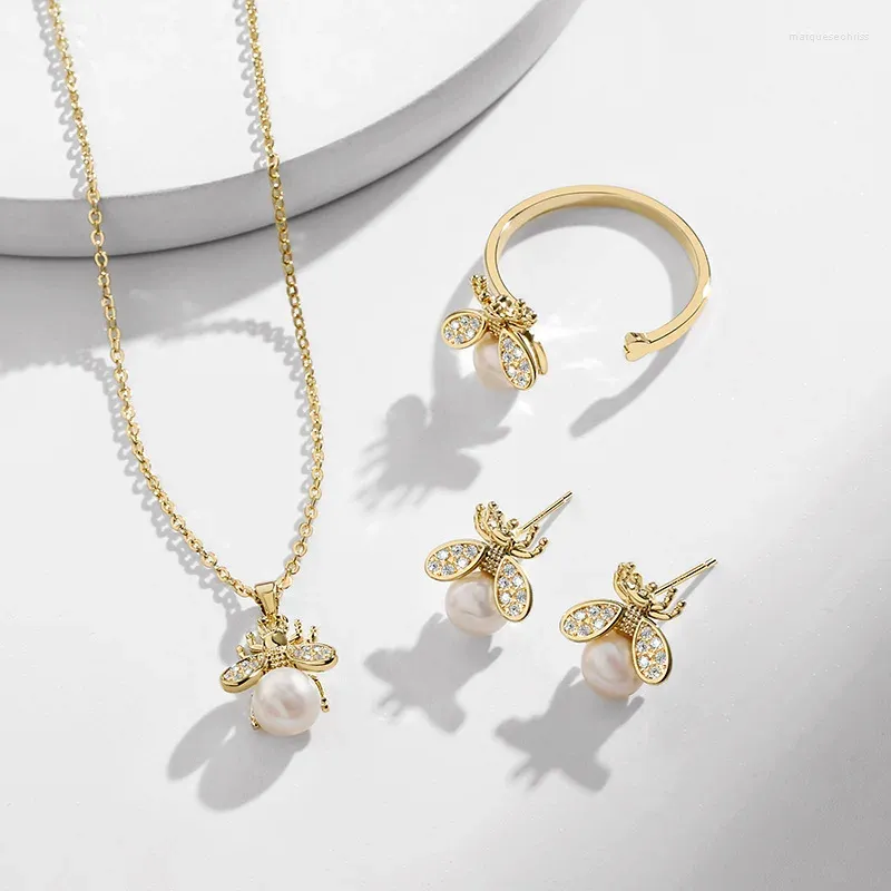Ensemble de boucles d'oreilles et collier pour femmes, couleur or, bijoux animaux abeille, pendentifs en perles, anneau ouvert, accessoires de noël mignons