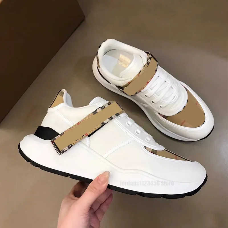 Stilfull designer män casual skor hög kvalitet randig vintage par plattform klassisk kontrollerade sneakers