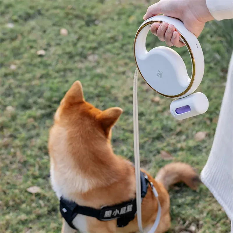 Collari per cani Guinzagli per Xiaomi Guinzaglio retrattile per roulette Anello Illuminazione a LED Collare per animali flessibile Guinzaglio per animali UFO Guinzaglio per gatti Cucciolo Trattore ambulante 231110